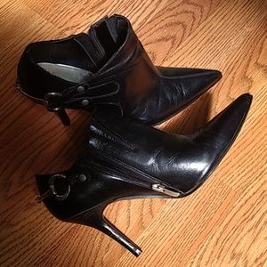Colin Stuart black leather bootie